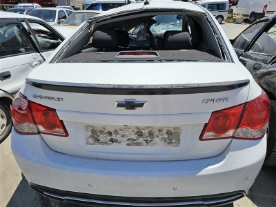 Chevrolet Cruze çıkma bagaj kapağı beyaz