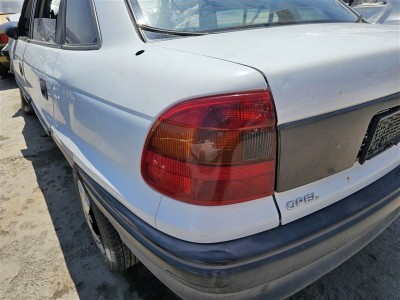 Opel Astra F sol stop camı