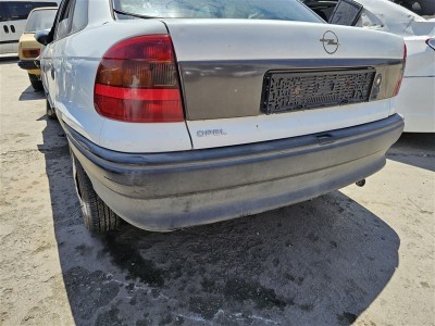Opel Astra F arka tampon