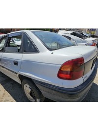 Opel Astra F sol arka çamurluk beyaz