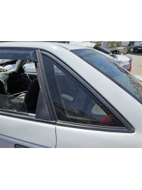 Opel Astra F sol arka kelebek camı