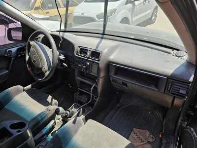 Opel Vectra A göğüs
