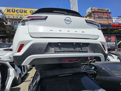 Opel Mokka arka tampon beyaz