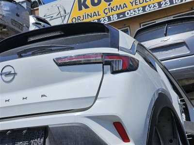 Opel Mokka sağ arka stop camı