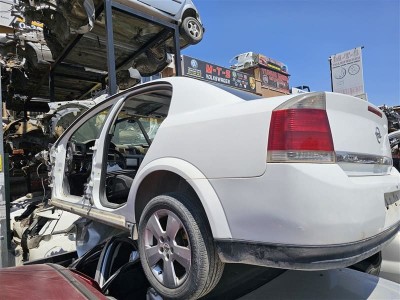 Opel Vectra C sol arka çamurluk beyaz