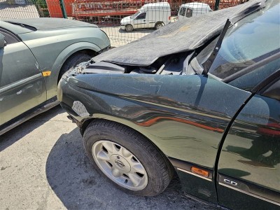 Opel Omega B sol ön çamurluk