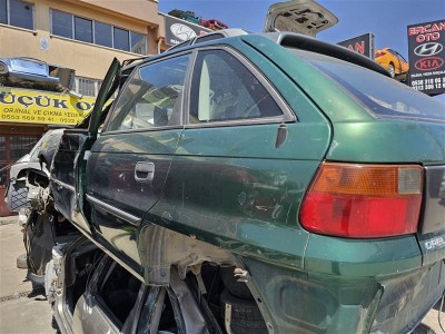 Opel Astra F sol arka çamurluk yeşil