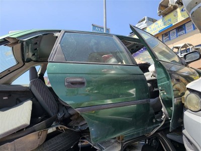 Opel Astra F sağ arka kapı yeşil