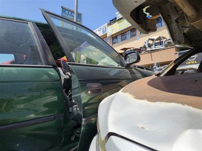 Opel Astra F sağ ön kapı yeşil