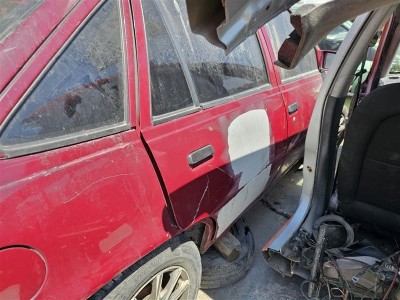 Opel Kadett sağ arka kapı